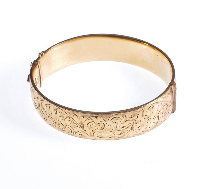 ENGRAVED 9 CT GOLD PLATED BANGLE