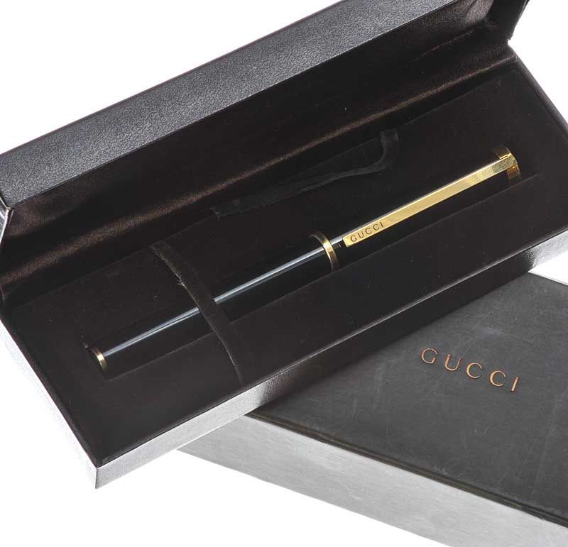 GUCCI BLACK RESIN AND METAL BALLPOINT PEN