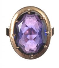 9CT GOLD RING SET WITH PURPLE STONE at Ross's Online Art Auctions