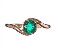 9CT GOLD RING SET WITH A GREEN CRYSTAL at Ross's Online Art Auctions