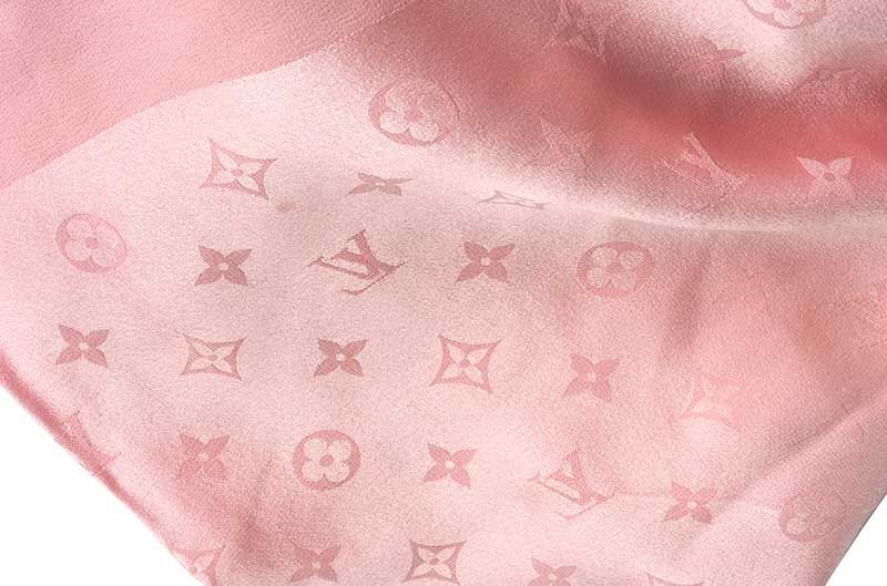 Châle monogram silk scarf Louis Vuitton Pink in Silk - 32143153